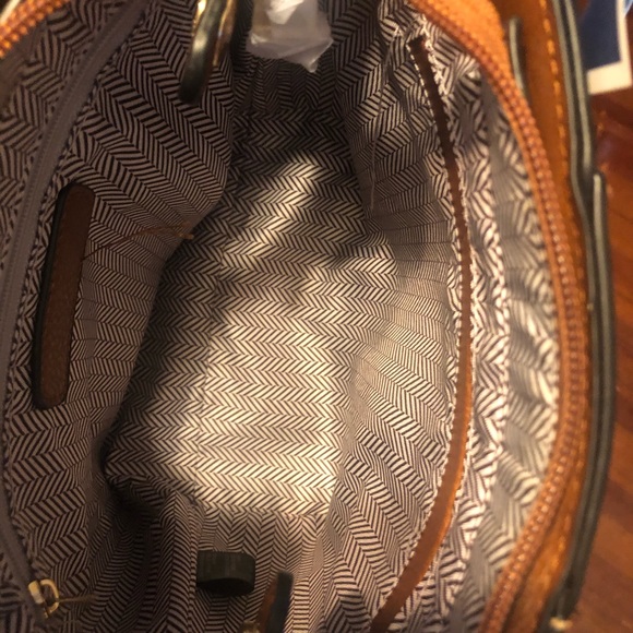 Isabelle Purse - Picture 4 of 6